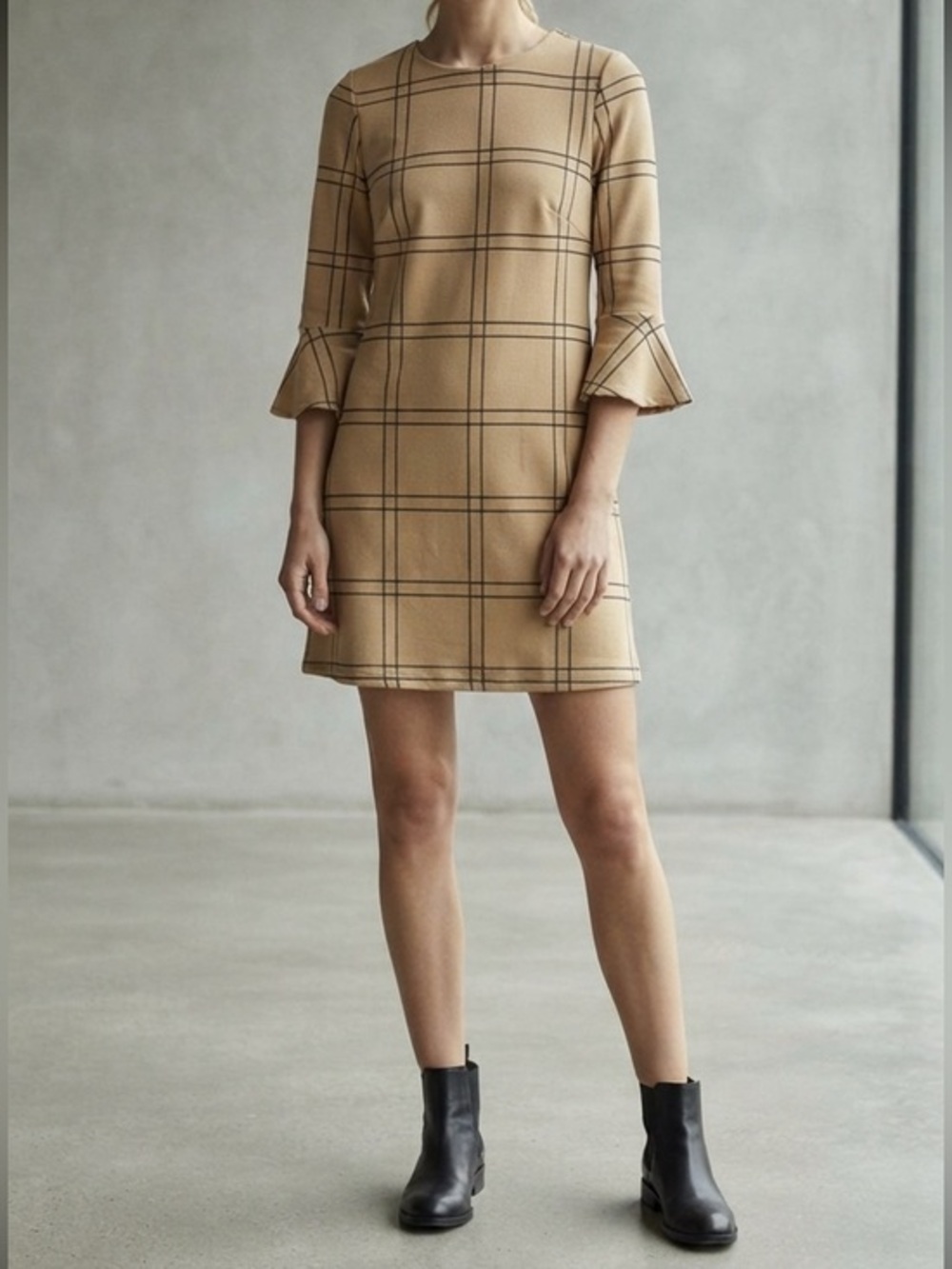 New Boohoo Crewneck Shift Dress iCamel & Black Plaid Size Small